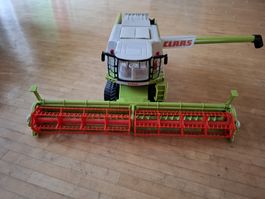 Ferngesteuerter Mähdrescher Claas