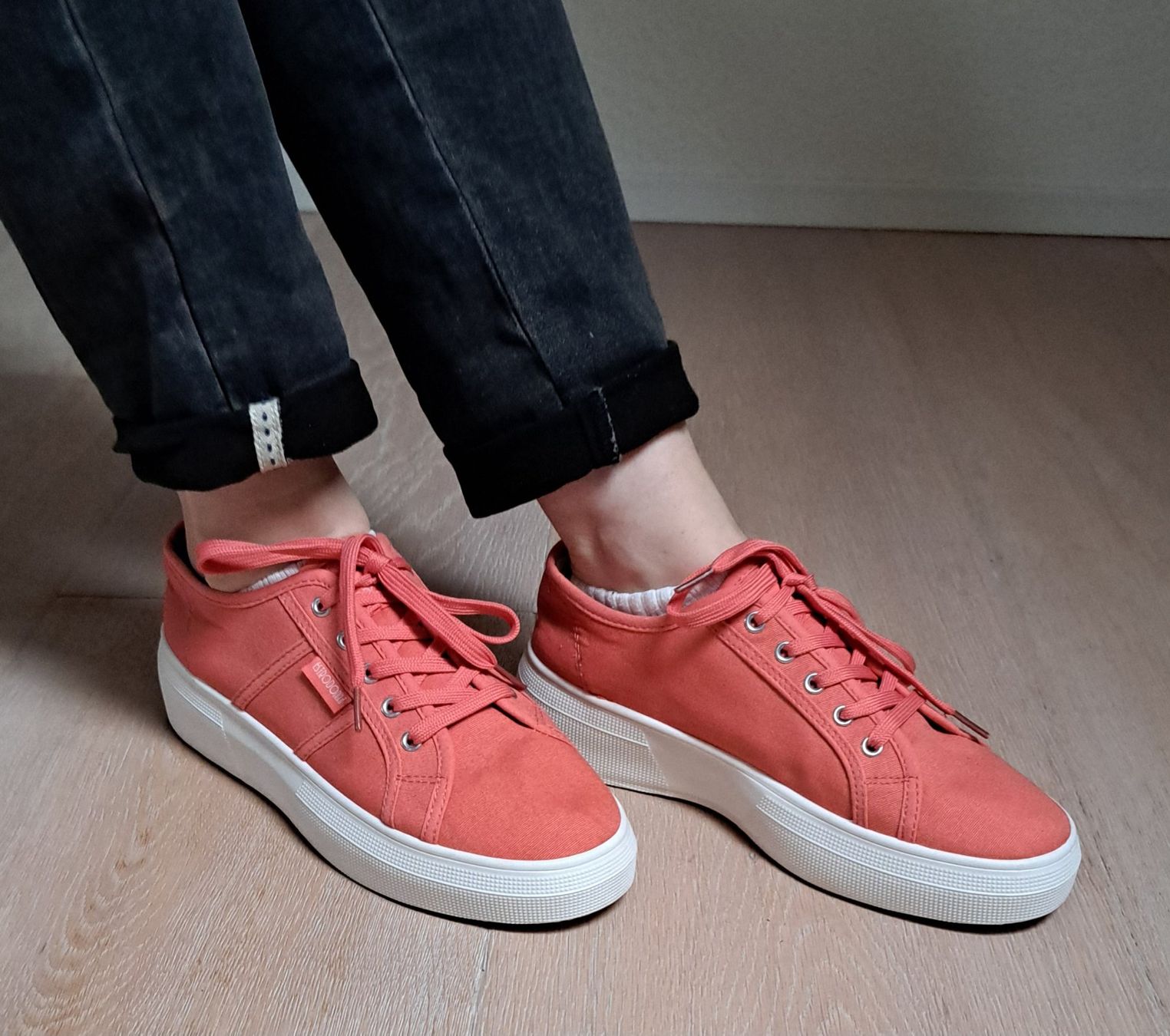 Scarpe da donna: Estrodonna Sneaker – Usato da Reutigen venduto da IrisFashion 1