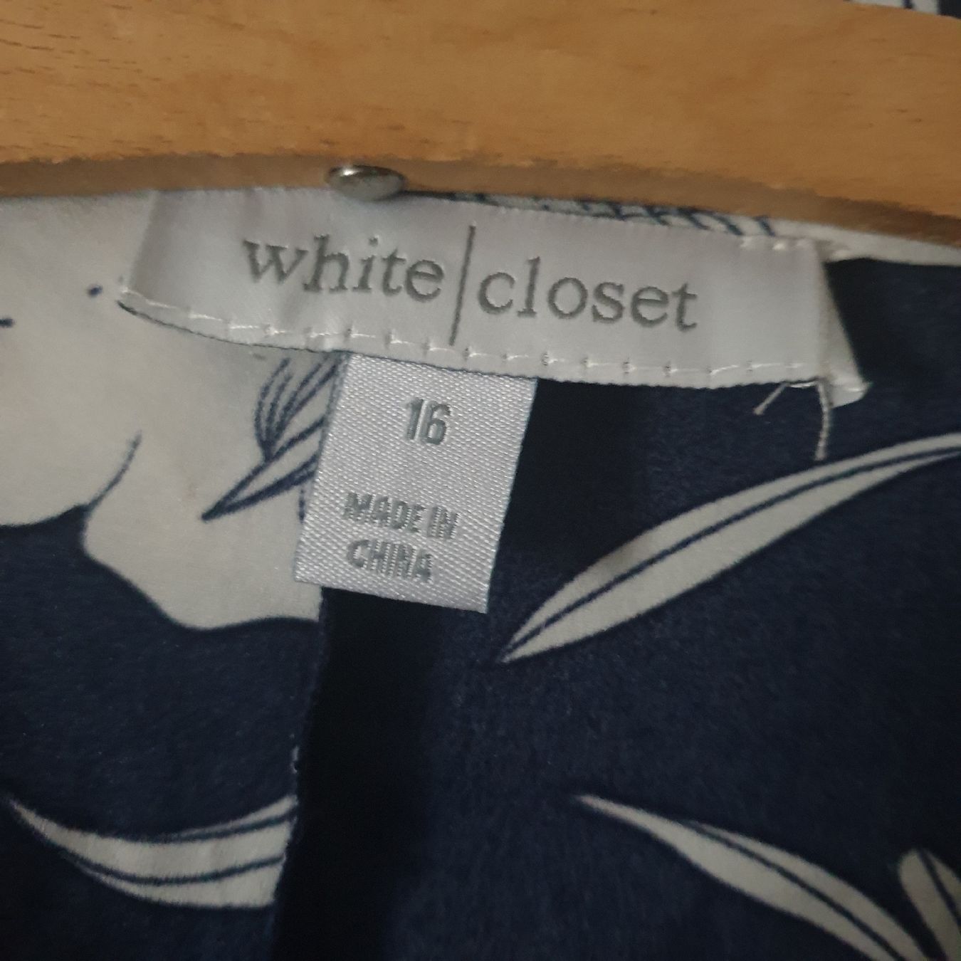 Vestiti: White Closet Wickelkleid Gr. 16 – Nuovo (secondo la descrizione) da Frenkendorf venduto da Moon111 3