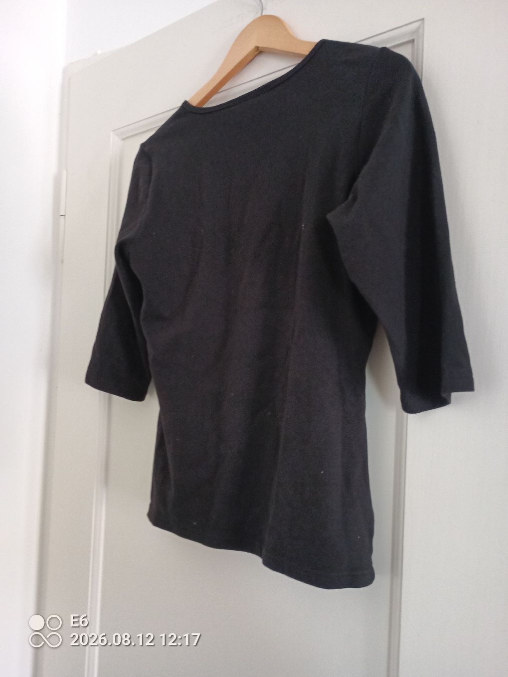 T-Shirts: Schwarzes Kurzarmshirt – Gebraucht aus Zürich von Mitzi6 1