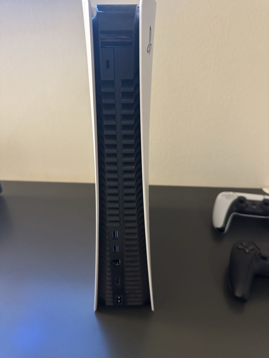 Sony Console: Sony Playstation 5 (Digital Edition) inkl. 2 Controller – Usato da Bülach venduto da kay_k7dg 2