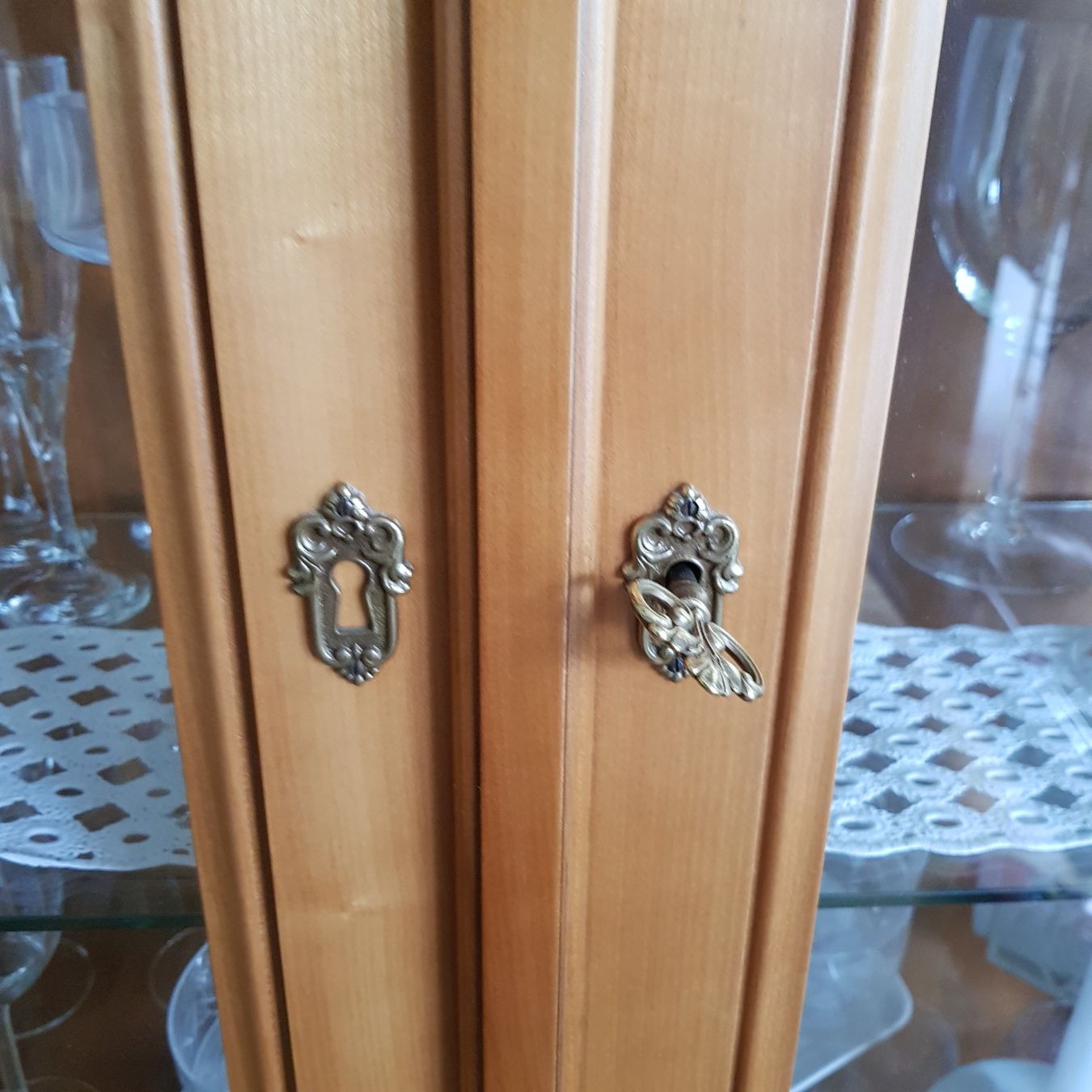 Vetrine: Vitrine mit Glastablaren – Usato da Bischofszell venduto da MZumbach 3