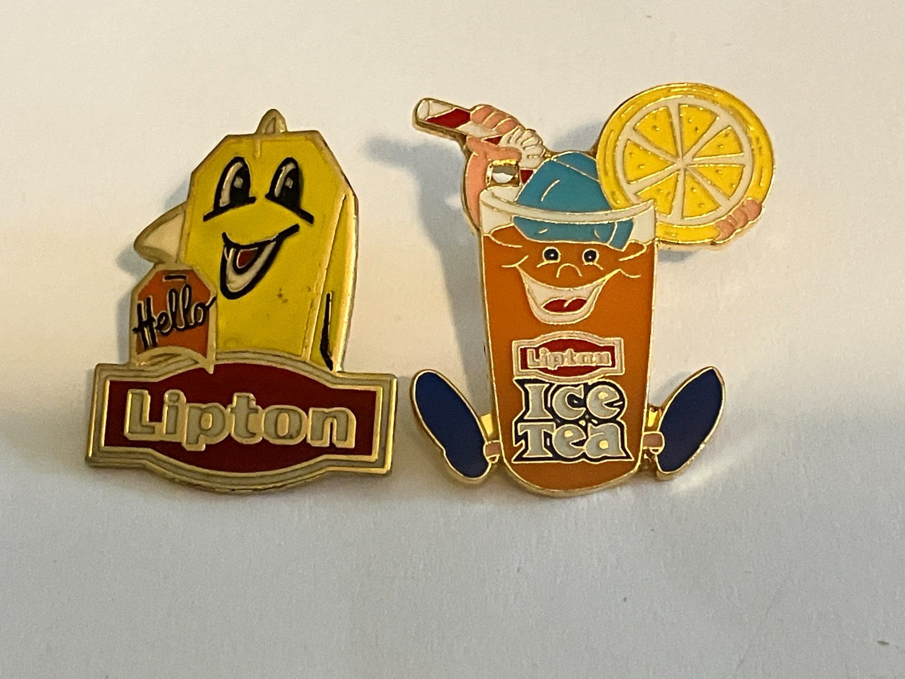 Placchette & Badge: 2 Pin Lipton Ice Tea – Usato da Basel venduto da djwwpp