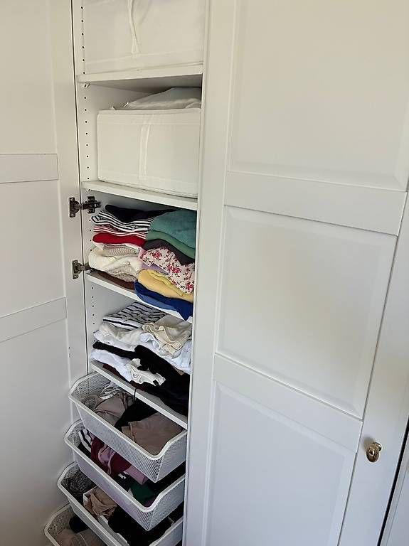Ikea Armadi: IKEA 3-door wardrobe  white – Usato da Basel venduto da ani_6fdb 1