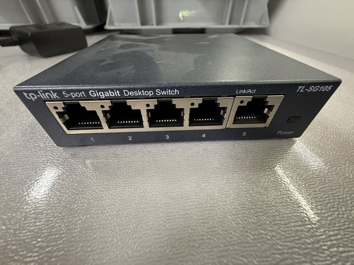 TP-Link Hubs & Switches: Switch tp-link 5 Ports – Gebraucht aus Schlatt ZH von Flaebe 1