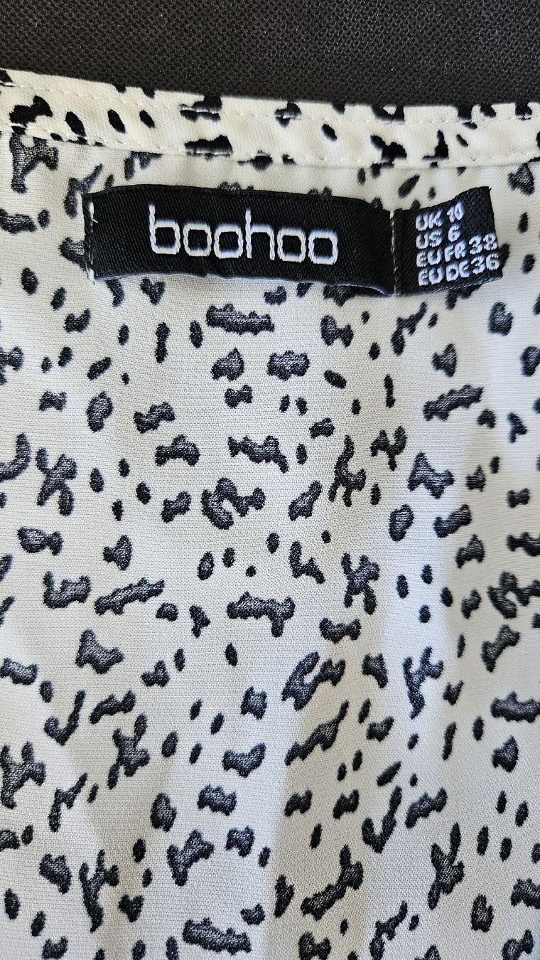 Boohoo Top: Haut – Nuovo e nell'imballaggio originale da Nyon venduto da nay_y72c 4
