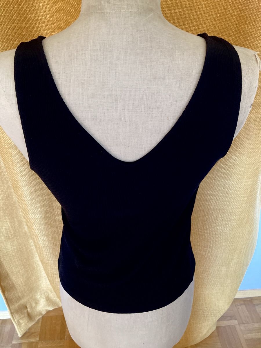 H&M Top: Top noir en Lycra – Usato da Ardon venduto da hel_2sxp 2