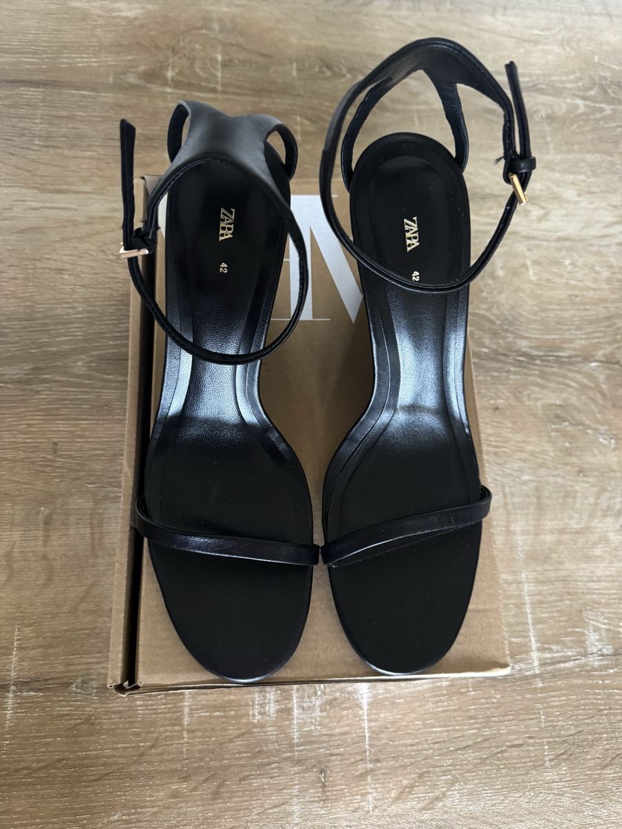 Zara Scarpe da donna: Sandale à talon noir taille 42 neuve – Nuovo e nell'imballaggio originale da Genève venduto da leapedroli 1