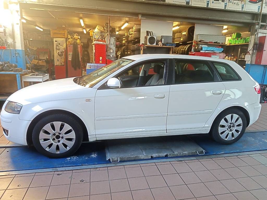 Automobili:  URGENT  Audi A3 1.6 – Usato da Vallamand venduto da das_9r5d 4