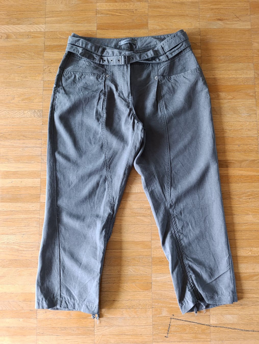 Pantaloni: Damen Capri Gr 36 – Usato da Zürich venduto da VorlonShadow 3