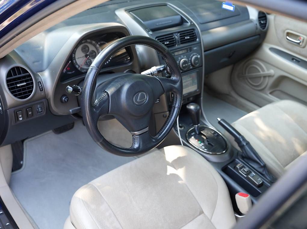 Automobili: Lexus is 200 MFK 03.26 – Usato da Thayngen venduto da asp_vc8g 2