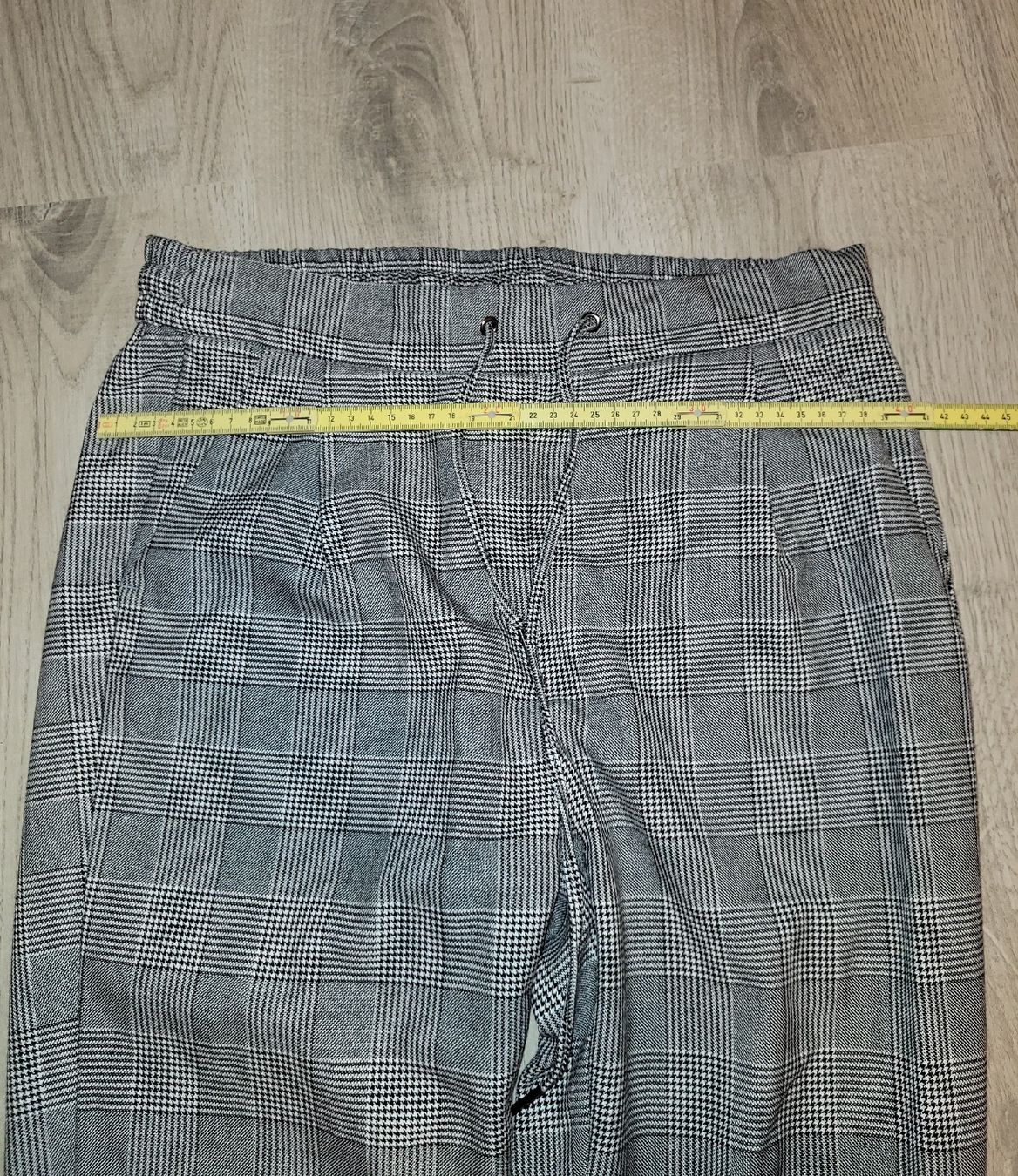 Leggings: Damen Hose Karomuster Grösse M neuwertig – Neuf (Voir description) à Solothurn par tingel_t 1