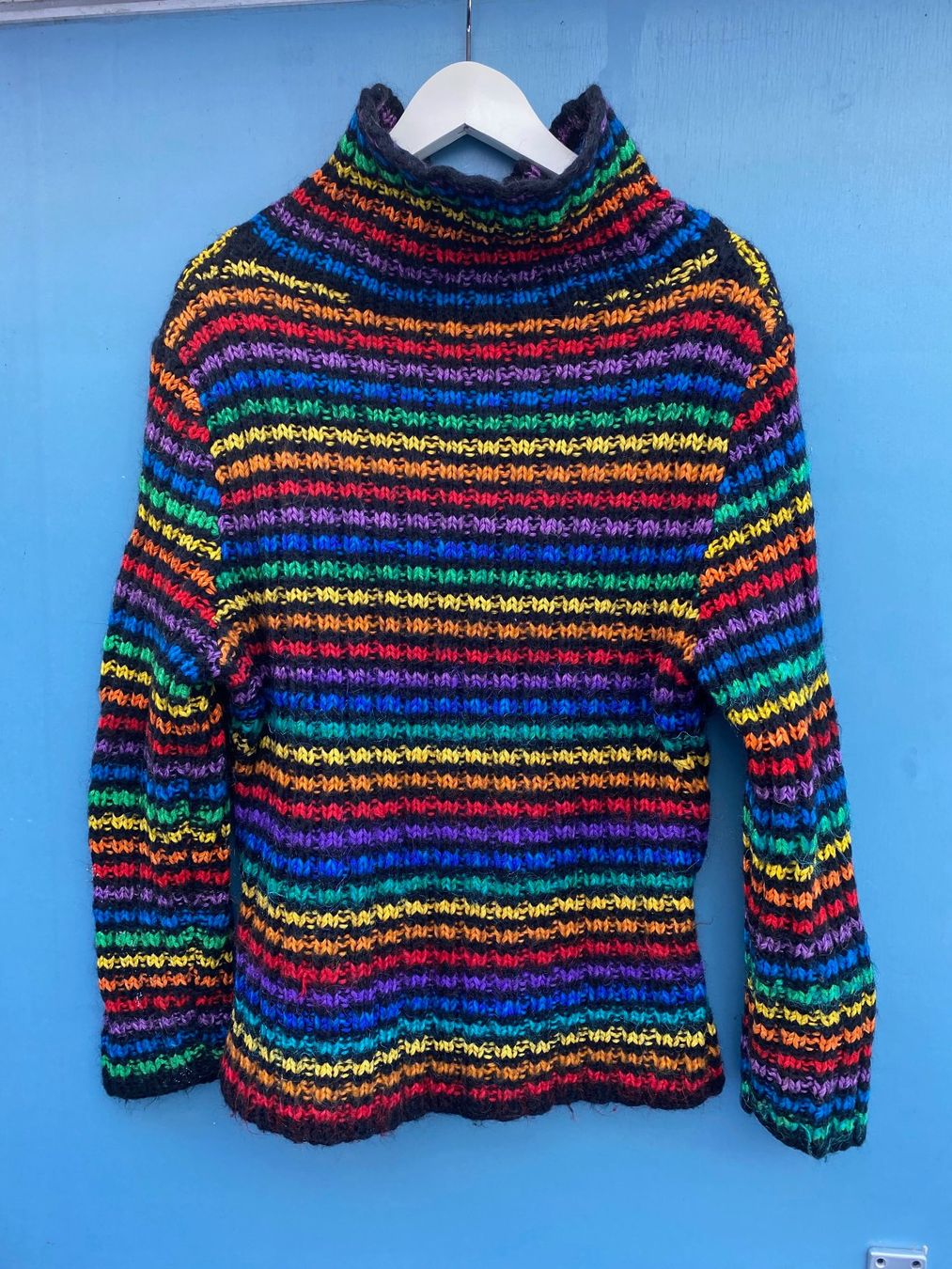 Pullover & Sweatshirts: Handgestrickter, fröhlicher, warmer Pullover, Gr. L – Gebraucht aus Winterthur von Aniger 2
