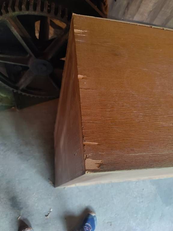 Schränke: Furniertes Möbel mit Rollschiebetür – Gebraucht aus Zürich von fjeroen 2
