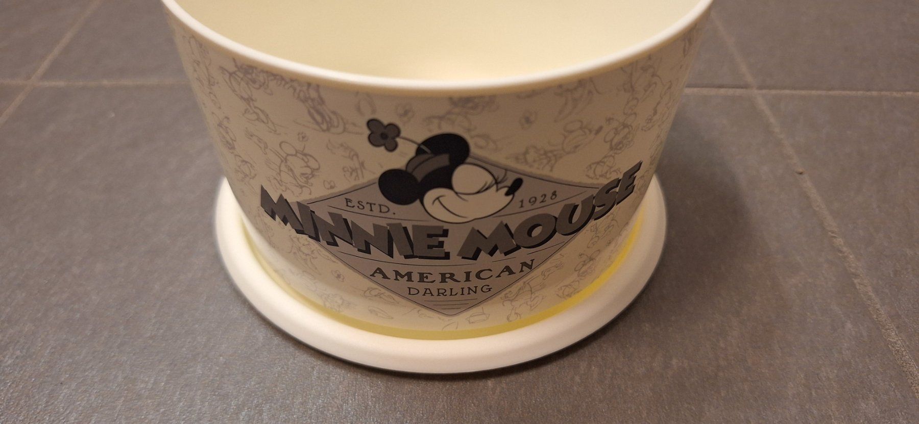 Tupperware Behälter & Ähnliches: Tupperware, super top, Minnie (960ml) – Neu und originalverpackt aus Lussery-Villars von pousinete02 1