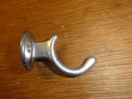 Aluminium-Kleiderhacken aus den 50er Bauhaus shabby chic