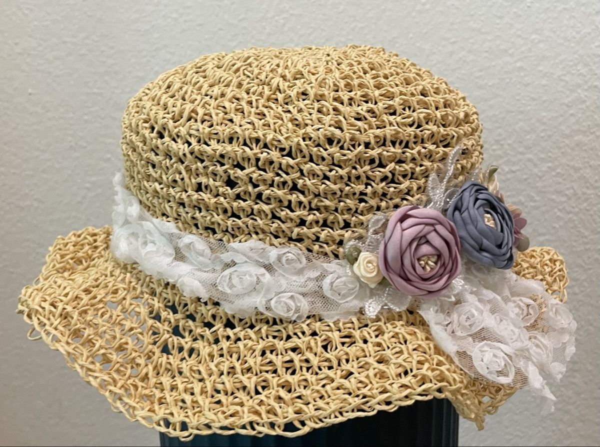 Copricapi, berretti & cappellini: Sommerlicher Strohhut mit Blumen - Neuwertig! – Nuovo e nell'imballaggio originale da Au ZH venduto da Jaggy4 2