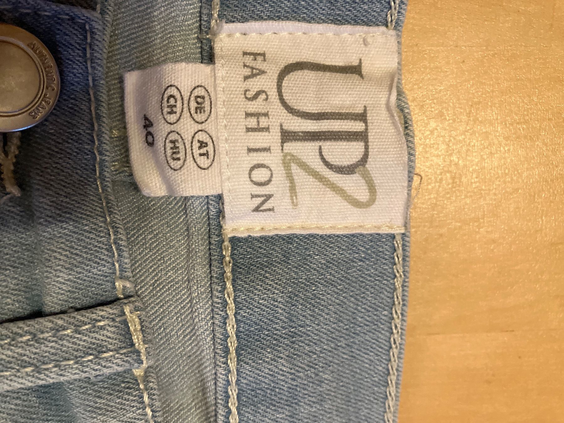 Jeans: Jeans hellblau – D'occasion à Esslingen par 2ze 1