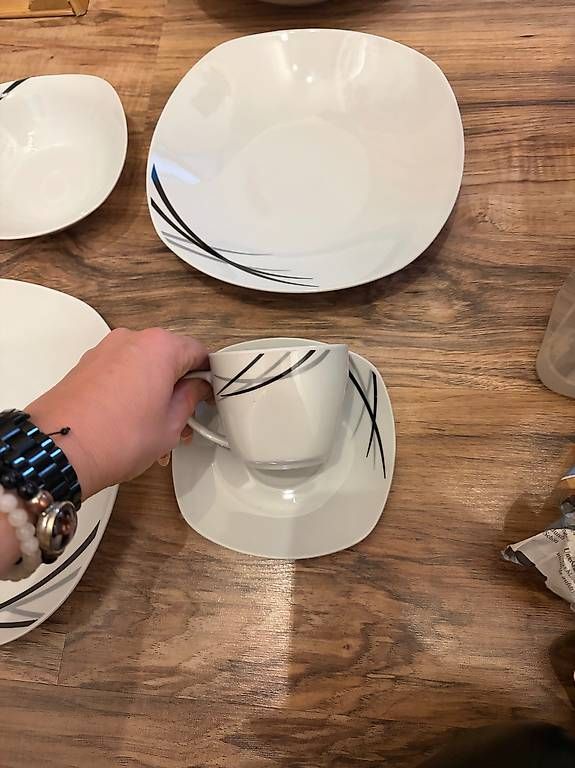 Set di piatti: Geschirr Mömax – Usato da Aarau Rohr venduto da jas_q926 1