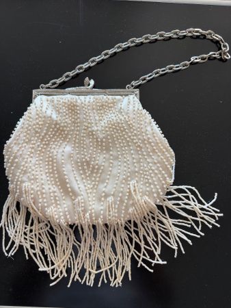 Vintage Abendtasche weiss mit weissen Glasperlen
