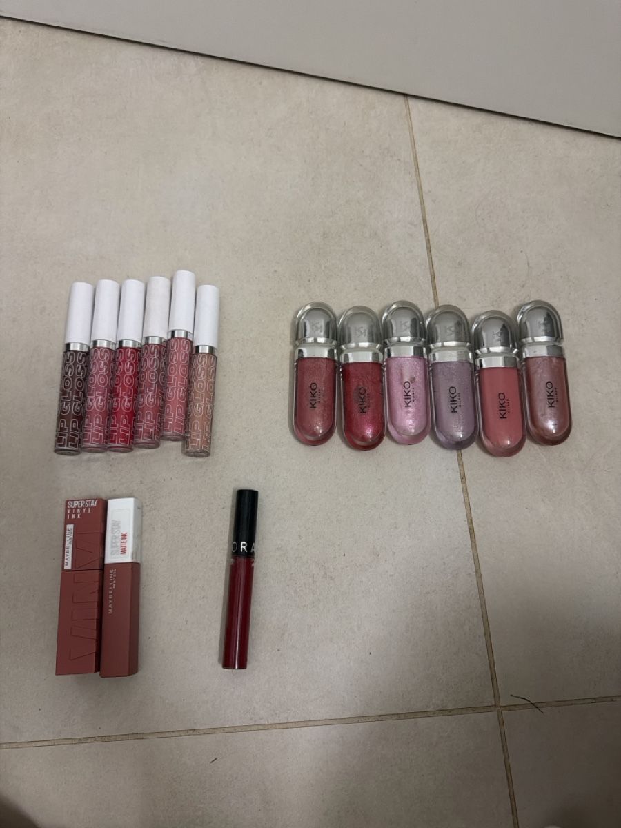 Make-up: Lot rouge à lèvres  – Usato da Le Locle venduto da Mayd_h