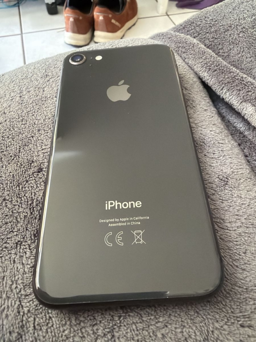 Apple Telefoni cellulari / Smartphones: Apple iPhone 8 Space Grey 64GB guter Zustand – Usato da Biberist venduto da Moma7 3