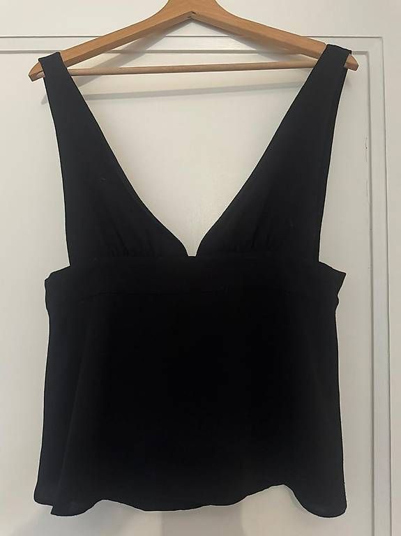 Top: Haut noir - Taille unique – Usato da Les Acacias venduto da DeborahK03