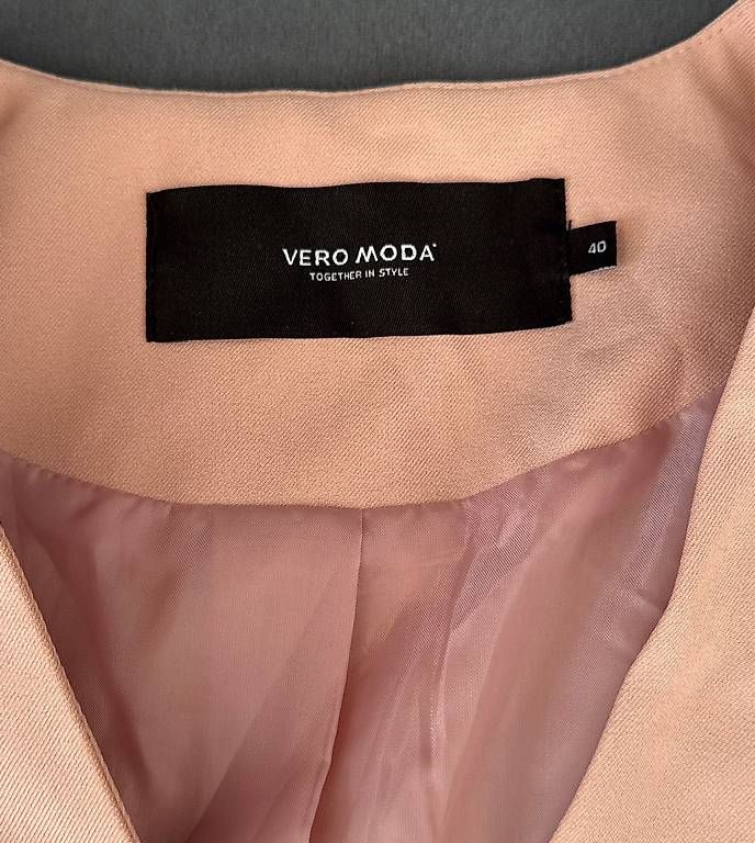 Giacche: Rosa Blazer Gr.40 Vero Moda  – Usato da Sarnen venduto da Sejosa15
