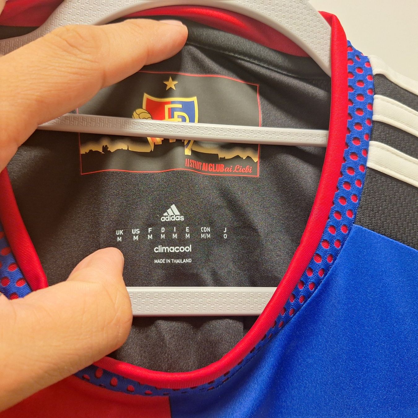 Maillots de corps & Pantalons: Adidas Fc Basel 2016 MasterCup edition M – D'occasion à Bellinzona par LA-ropa-de-Juan 5