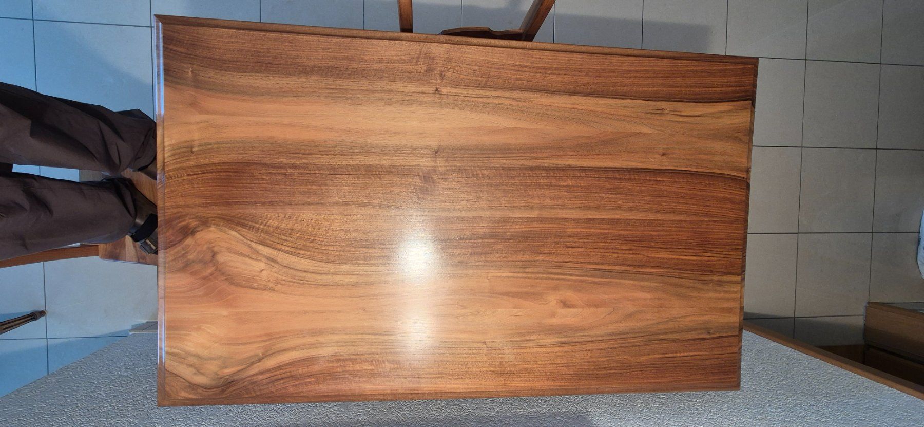 Tischset: Table en noyer massif – Gebraucht aus Bevaix von chr_vcx6 5