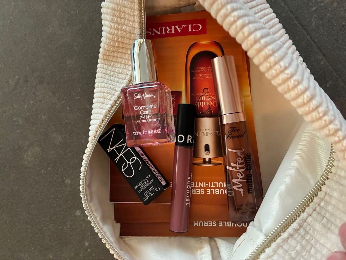 Gesichtspflege: Make-up Set: Versch. Lippenstifte & Serum Proben & Trousse – Neu und originalverpackt aus Niederglatt ZH von karinso 4