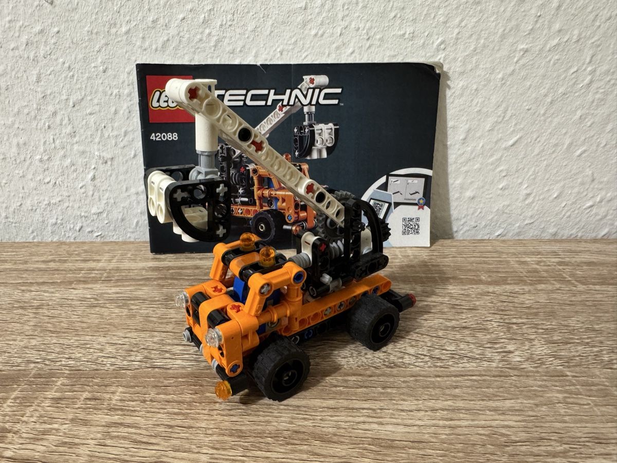 Lego Kit di costruzioni: LEGO TECHNIC 42088 La nacelle élévatrice – Usato da Genève venduto da AS27