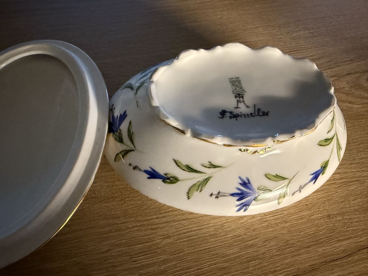 Zuccheriere: Wunderschöne Porzellan Deckeldose / Bonbonniere – Usato da Olten venduto da ale_nb2x 5