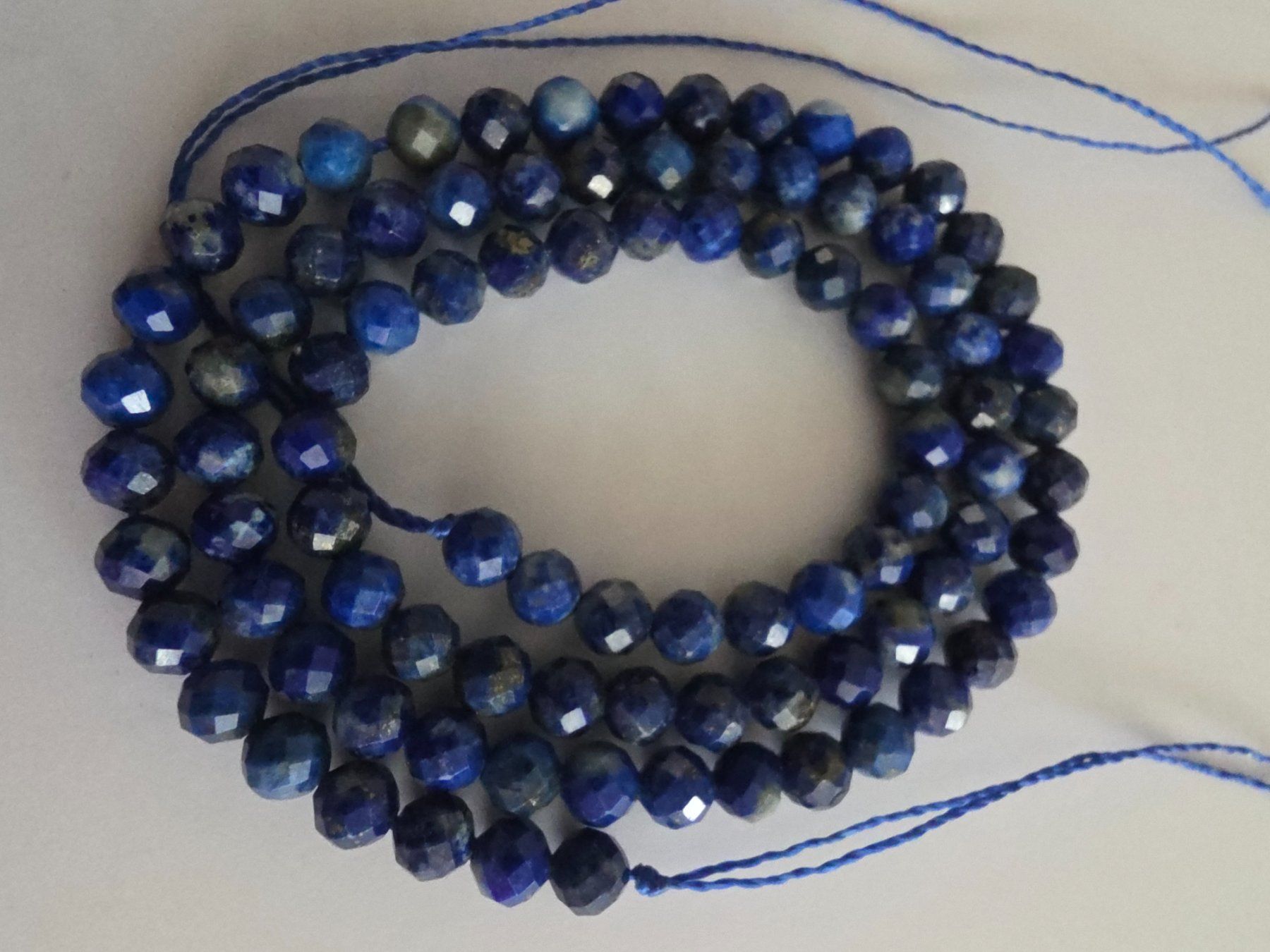 Accessori per grill: Lapislazuli facettiert 4mm. Strang – Nuovo e nell'imballaggio originale da Menziken venduto da Mirager 1