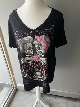 Cooles T-Shirt mit Totenkopf-Motiv für den Sommer!