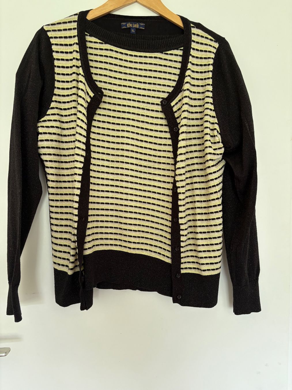King Louie Kleiderpakete: T-Shirt/Jacke Set – Gebraucht aus Olten von mar_dg8p
