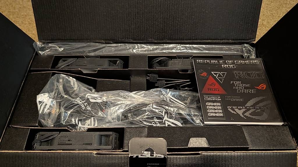 Asus Componenti elettronici: Aio Asus ROG STRIX LC III 360 ARGB LCD – Nuovo (secondo la descrizione) da Breganzona venduto da Fr3d83 2