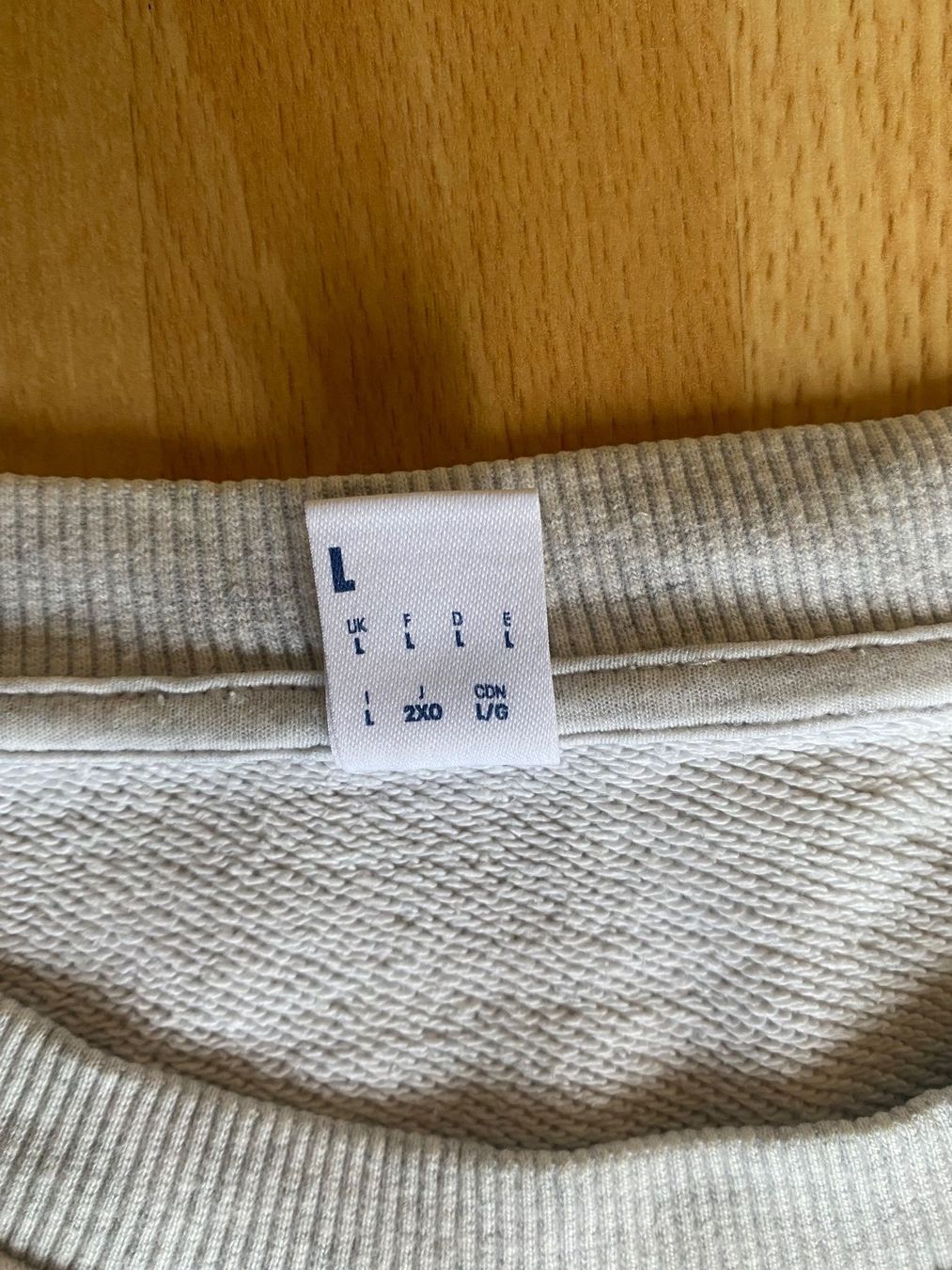 Reebok Pullover & Sweatshirts: Reebok Sweatshirt White Gray L – Gebraucht aus Bettens von loa_y9m6 1