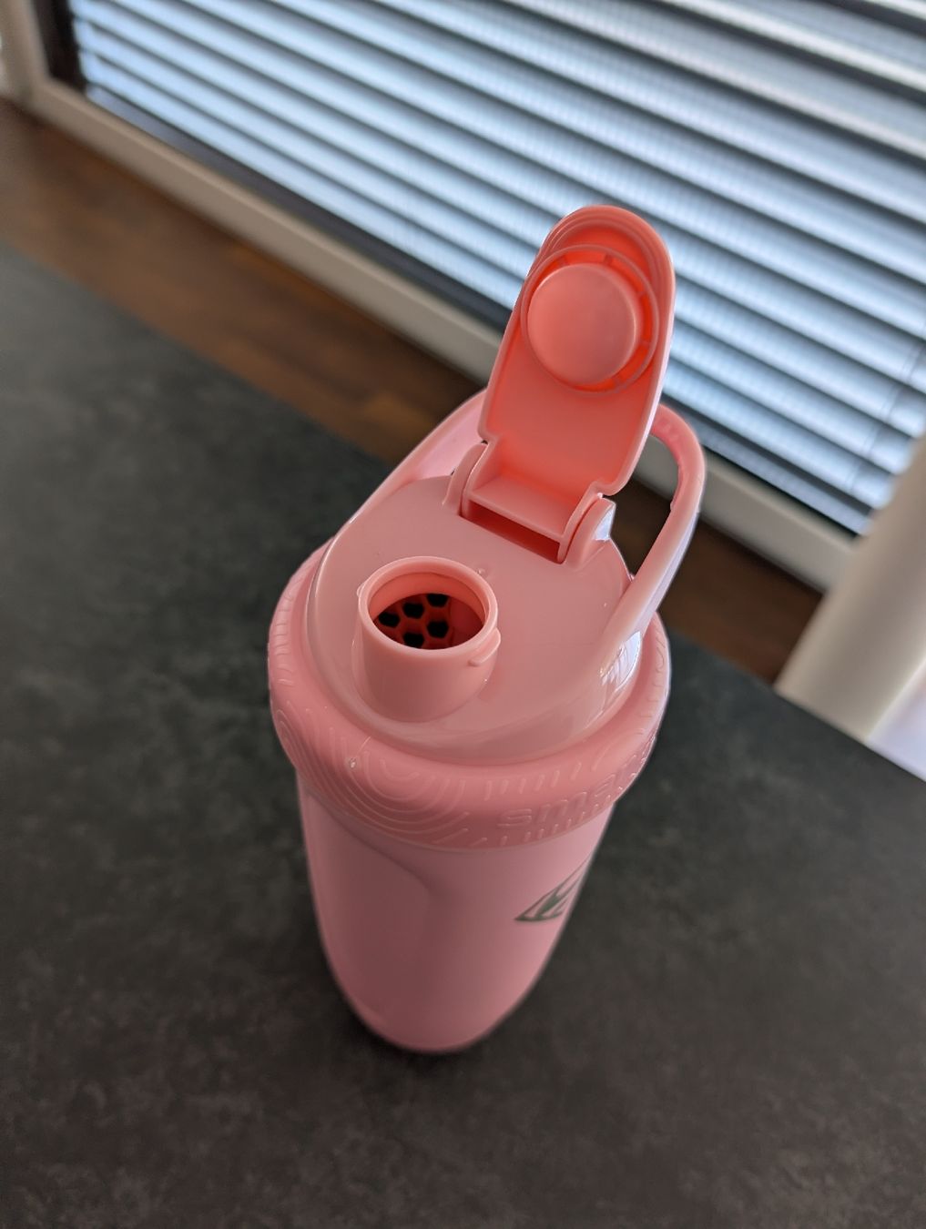 Borracce & Thermos: Smartshake shaker bottle pink Superman logo good condition – Nuovo (secondo la descrizione) da Zug venduto da skl_mpp8 1