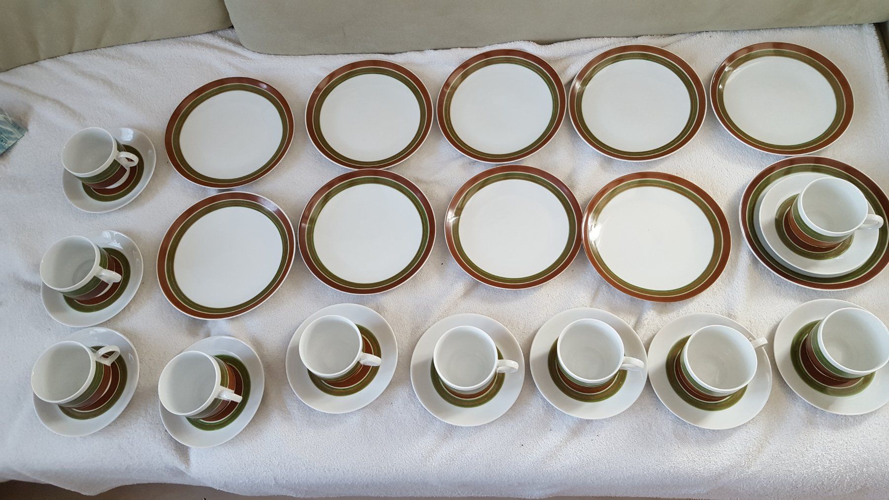 Set di piatti: Teller und Tassen, Mitterteich Bavaria – Usato da Schönengrund venduto da Liane63
