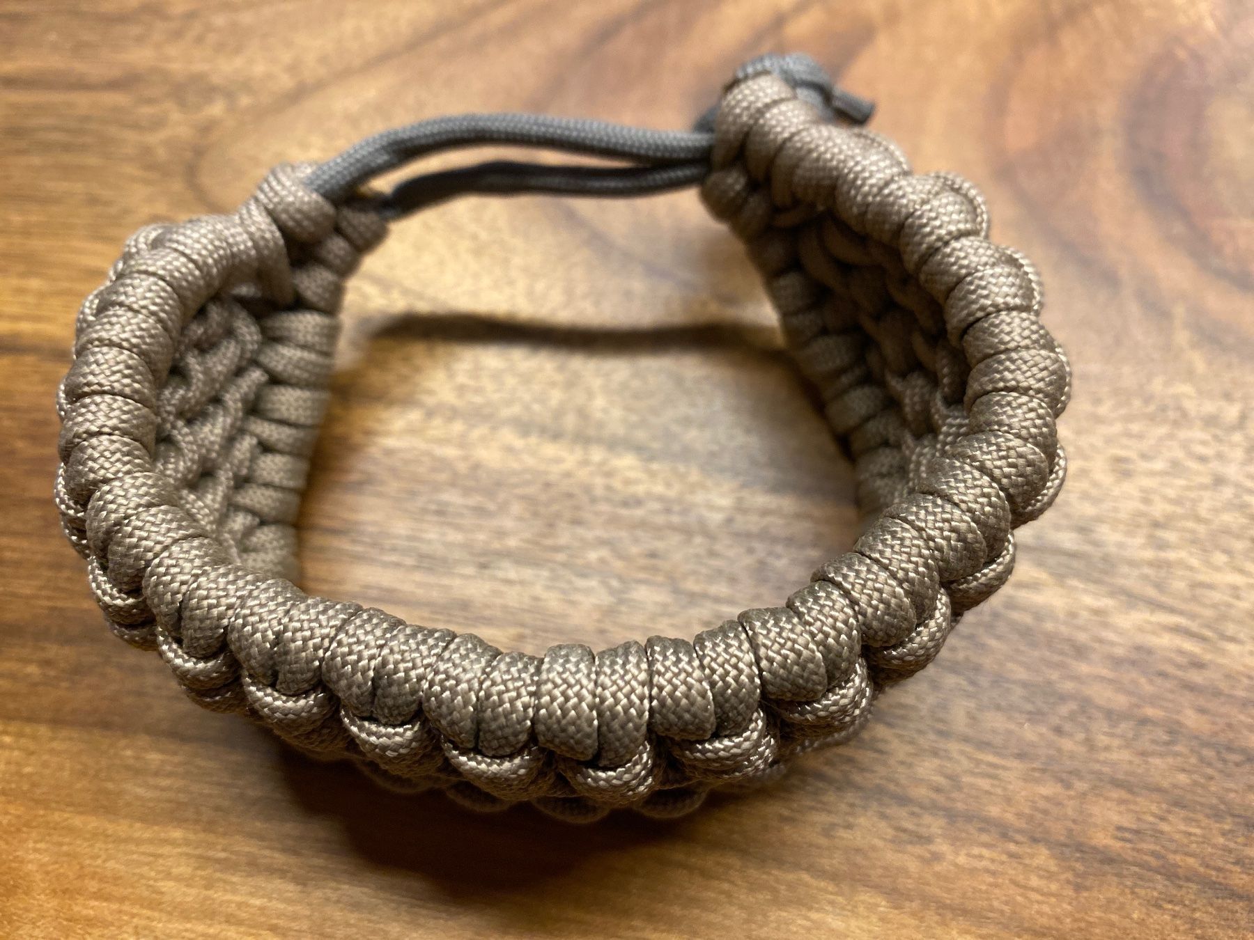 Bracciali & Braccialetti: Armband aus Paracord 550 – Nuovo (secondo la descrizione) da Reinach BL venduto da Sdruefenacht 1
