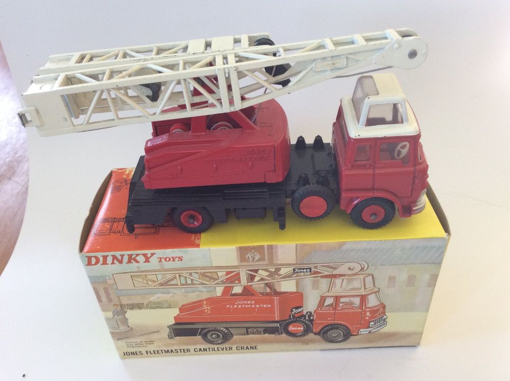 DINKY TOYS camion grue wrecker militaire version N2 non gravé berliet v