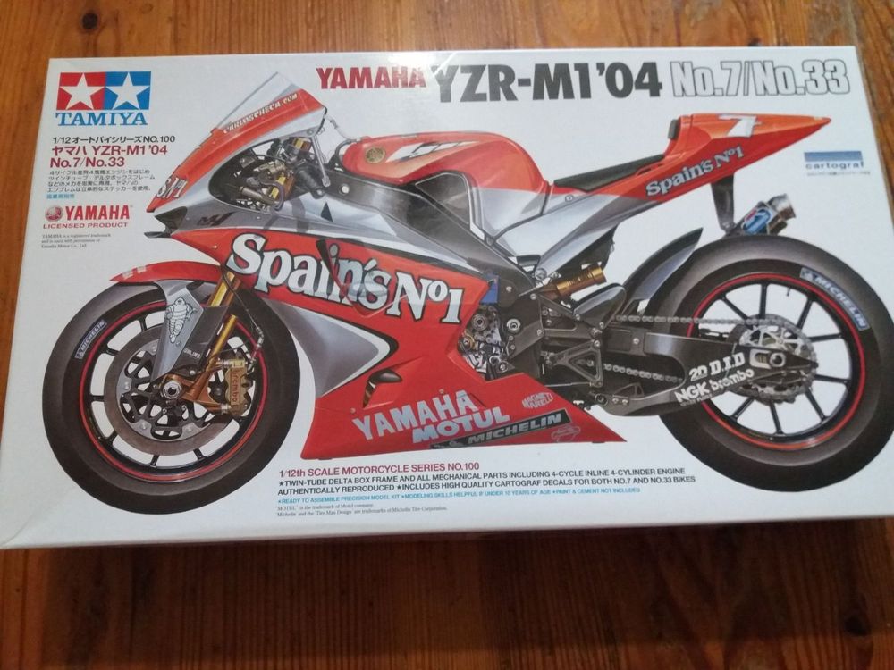 Maquette Tamiya Yamaha YZR-M1 '04 1/12 – édition N°7 Et N°33, Neuve
