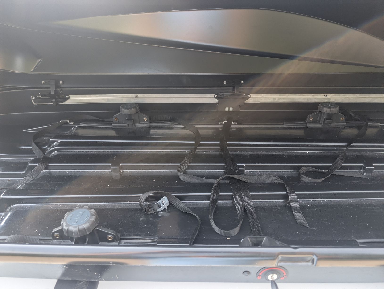 Thule Box da tetto: Thule Touring L Dachbox – Difettoso da Langnau am Albis venduto da Vespista 7
