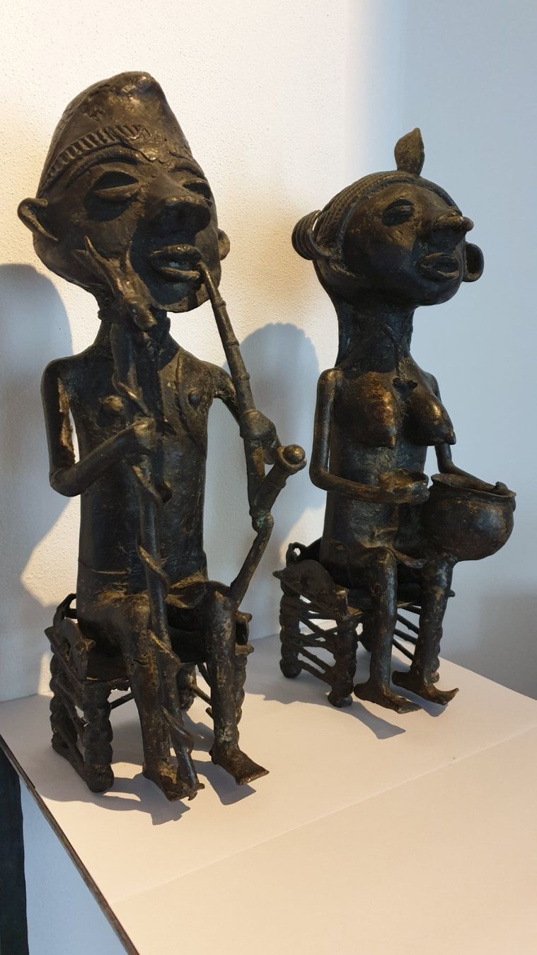 Skulpturen & Statuen: Königspaar. Benin. Nigeria. Bronze. – Gebraucht aus Goldach von armando_r