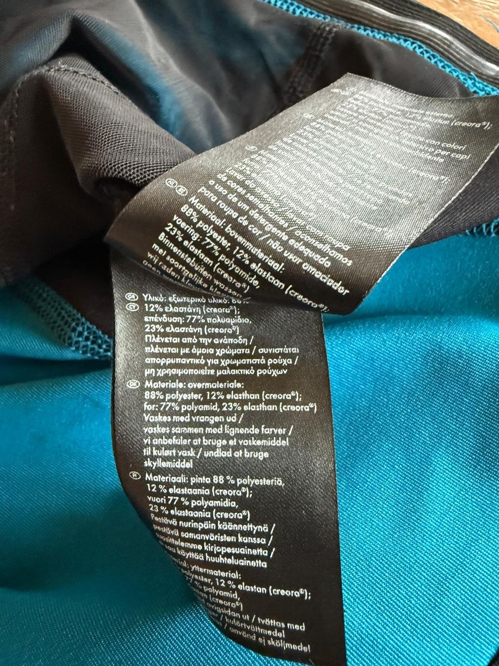 Canottiere & Pantaloni: Sportshirt – Usato da Flawil venduto da Stella_3 3