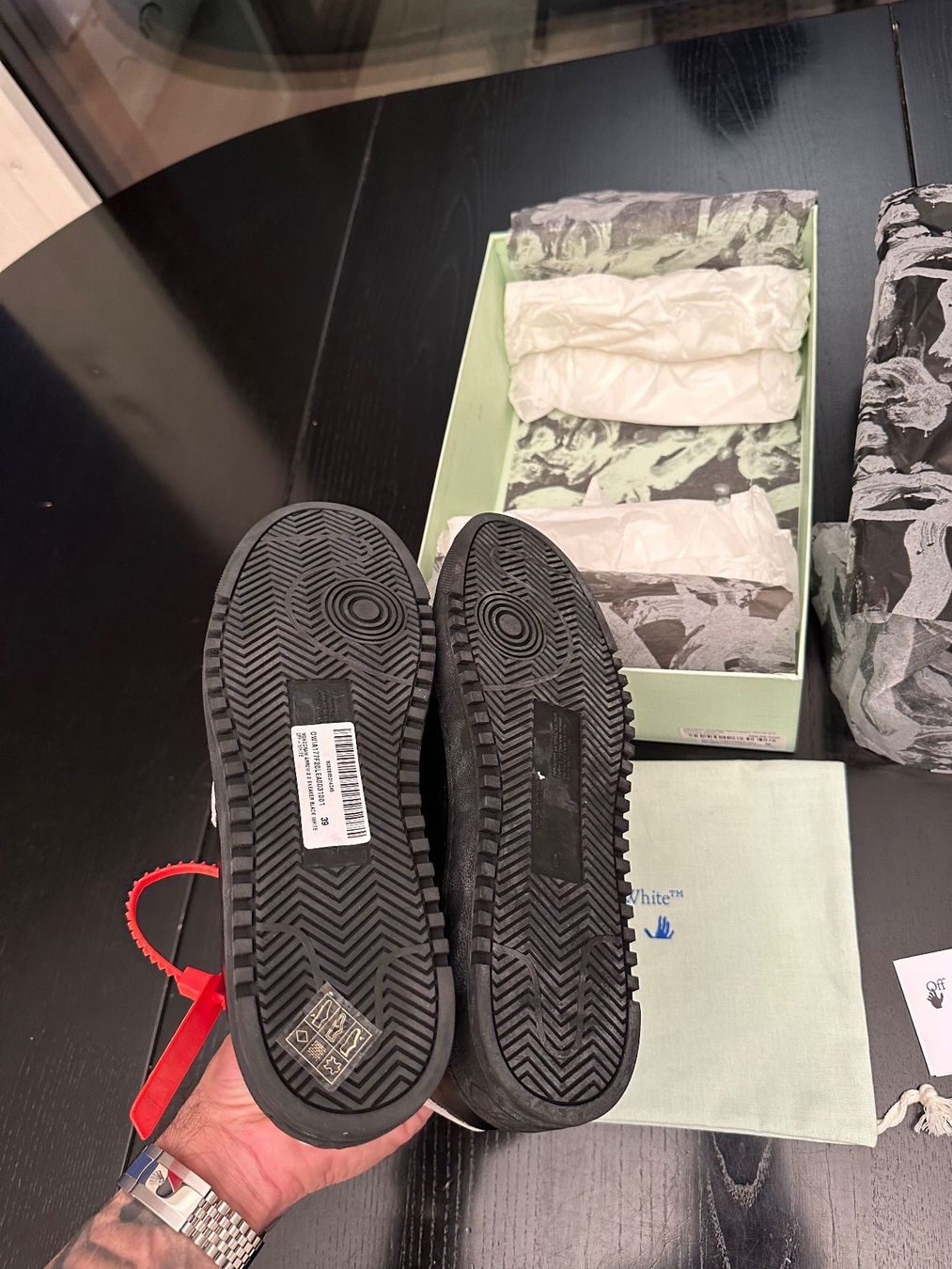 Off-White Scarpe da donna: neue Off-White Sneaker Monogramm Arrow 2.0  Gr.39.5  Np598.- – Nuovo e nell'imballaggio originale da Arlesheim venduto da NelDosSantos 6