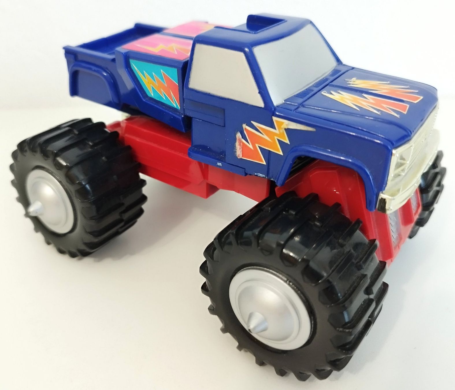 Giocattoli: Vintage Monster-Truck Transformationsroboter mit 2 Waffen – Usato da Uster venduto da Caicedo89 6