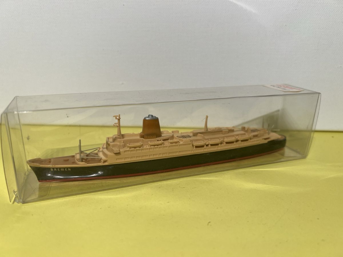 Wiking Kit di modellismo & Modellini statici: Wiking Schiff Bremen 1:1250 – Usato da Weinfelden venduto da Kammerflimmern 1