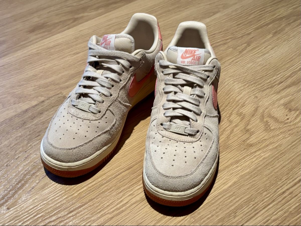 Nike Chaussures femmes: Nike Air Force 1 Sneakers 40.5 – D'occasion à Baden par Tiffany6878 8